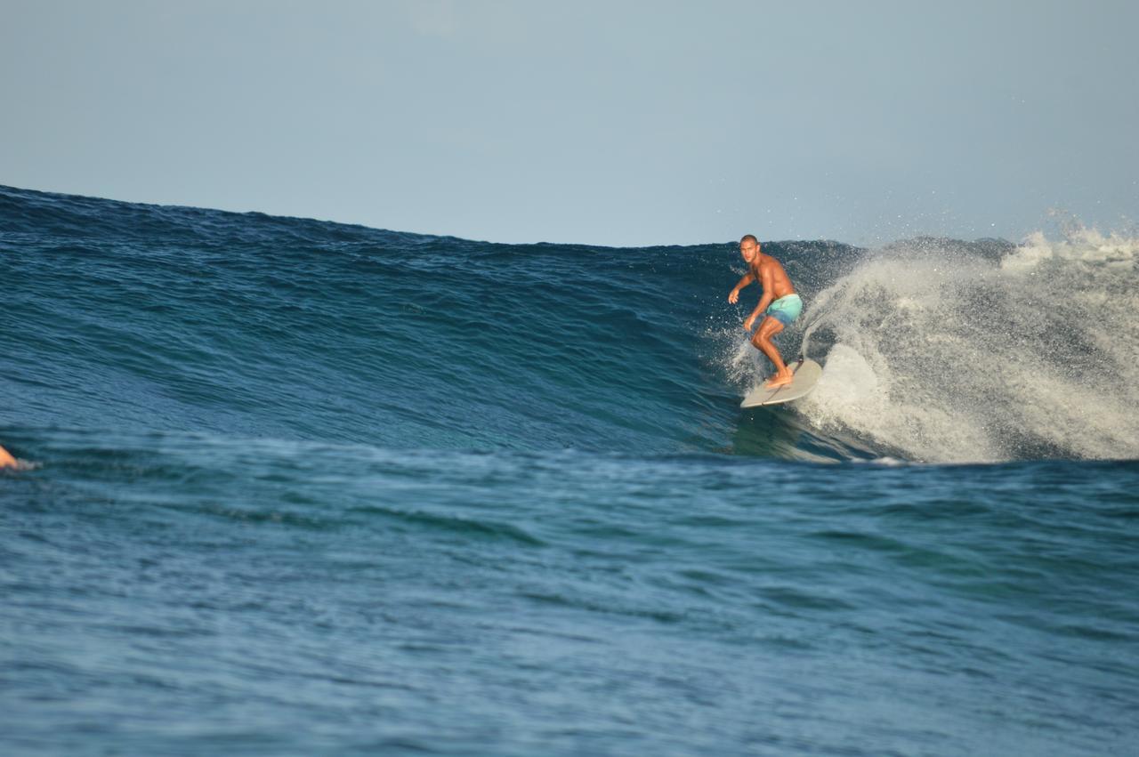 Отель Surf Trip Maldives Тулусду Экстерьер фото