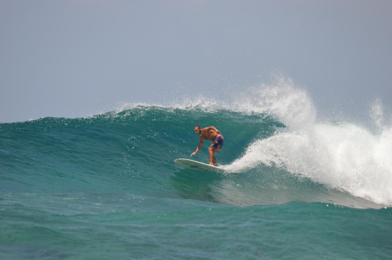 Отель Surf Trip Maldives Тулусду Экстерьер фото